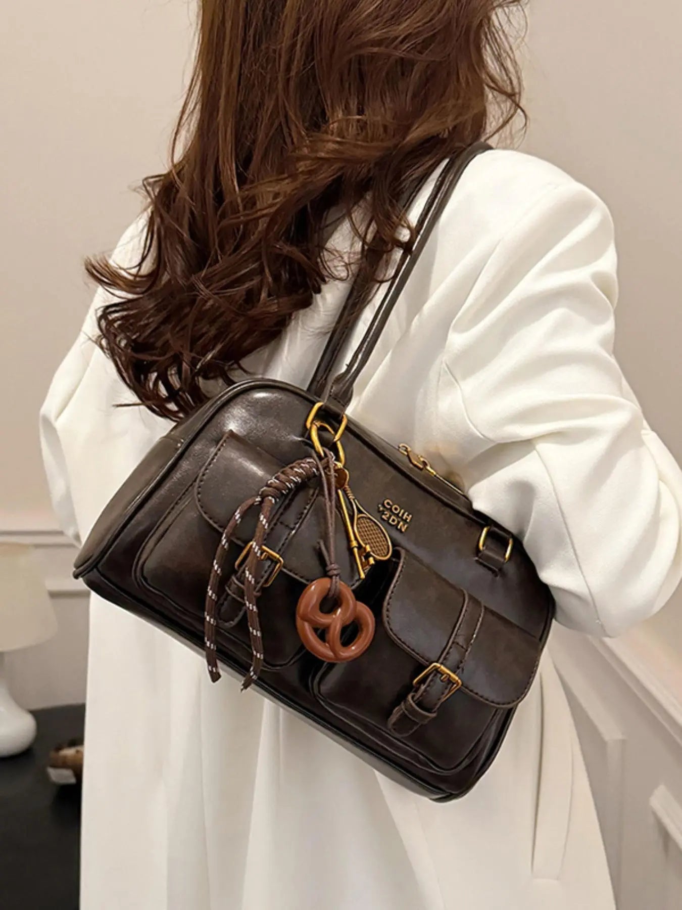 Women'S Solid Color Classic Flap Shoulder Bag, Fashionable Large Capacity Shoulder Bag with Charm, Casual Versatile Commuting Bag for Daily Used