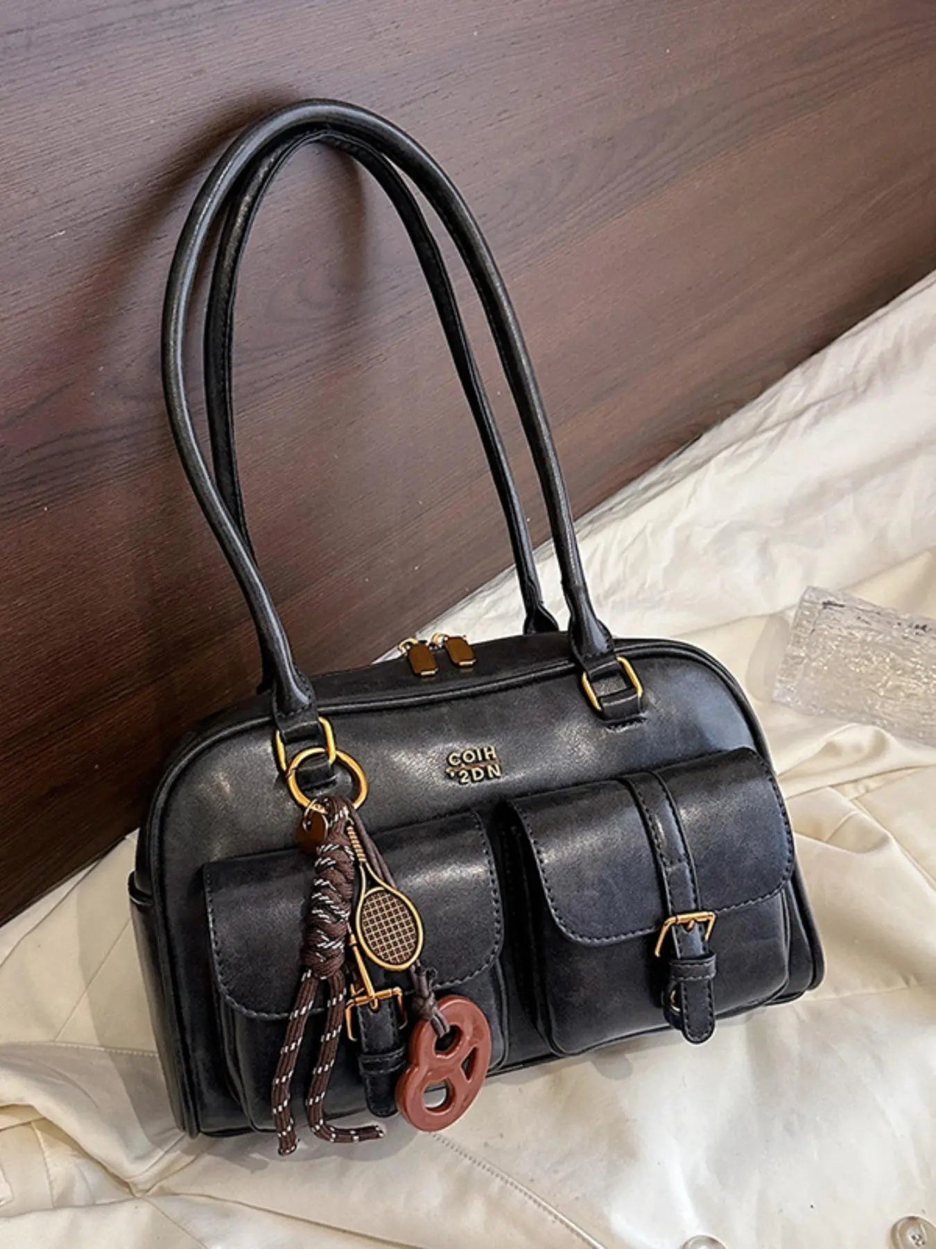 Women'S Solid Color Classic Flap Shoulder Bag, Fashionable Large Capacity Shoulder Bag with Charm, Casual Versatile Commuting Bag for Daily Used