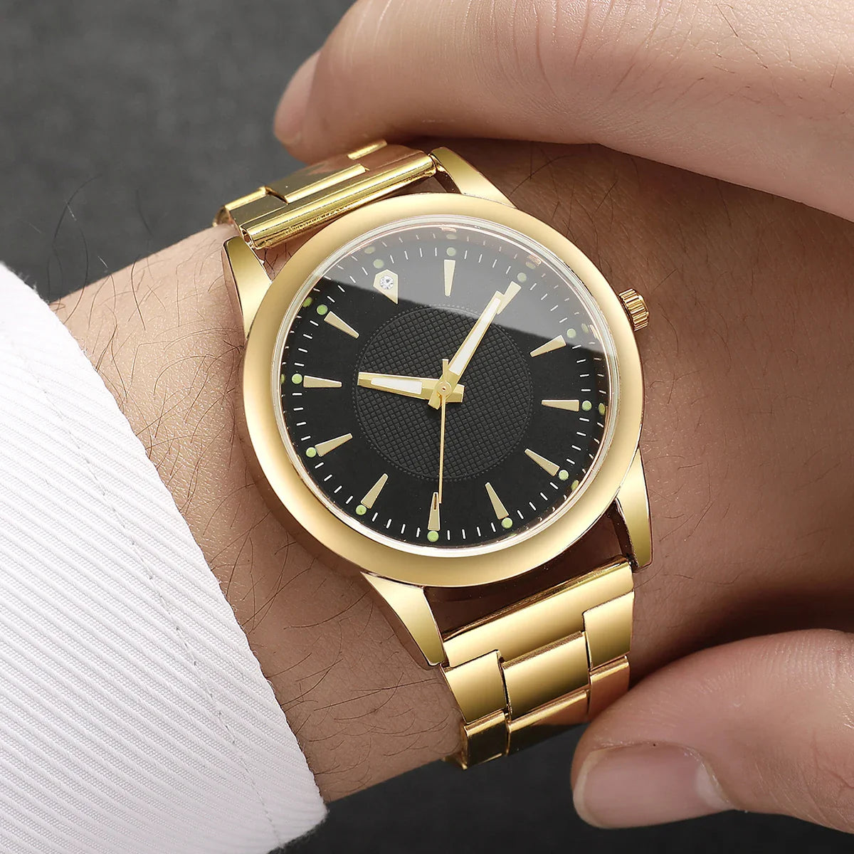 NNEOBA Couple Quartz Gold Watches Set