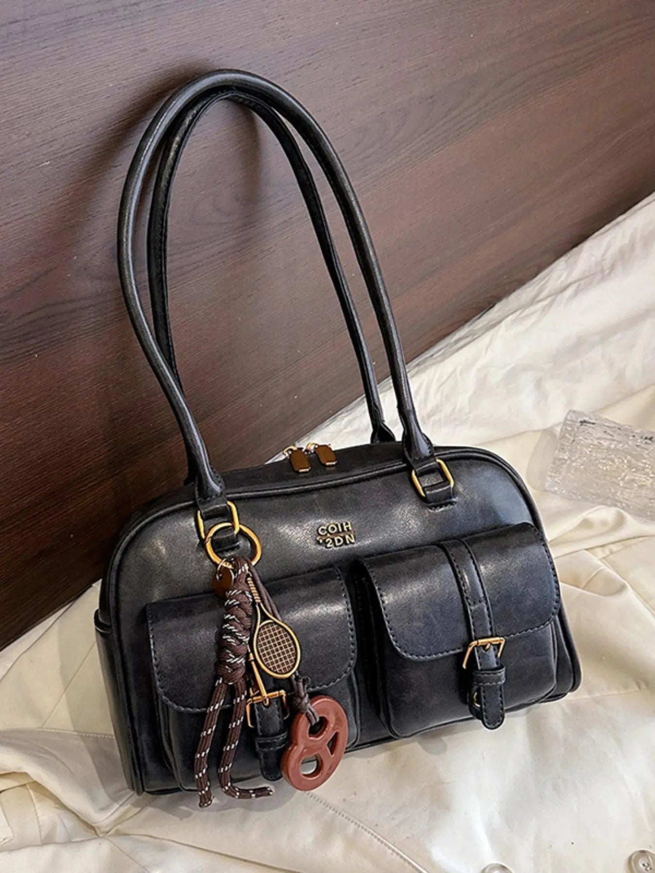 Women'S Solid Color Classic Flap Shoulder Bag, Fashionable Large Capacity Shoulder Bag with Charm, Casual Versatile Commuting Bag for Daily Used