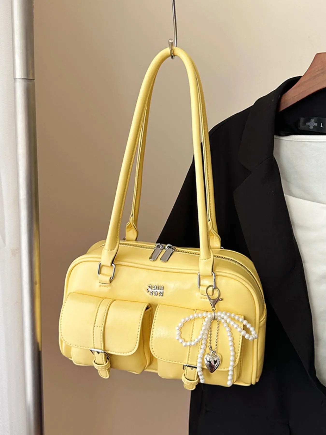 Women'S Solid Color Classic Flap Shoulder Bag, Fashionable Large Capacity Shoulder Bag with Charm, Casual Versatile Commuting Bag for Daily Used